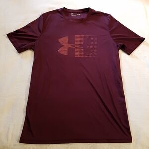 Under Armour mens small maroon short sleeved shirt